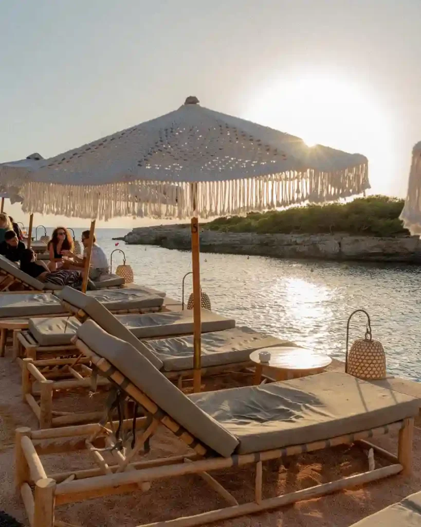 marea beach club cala blanca menorca