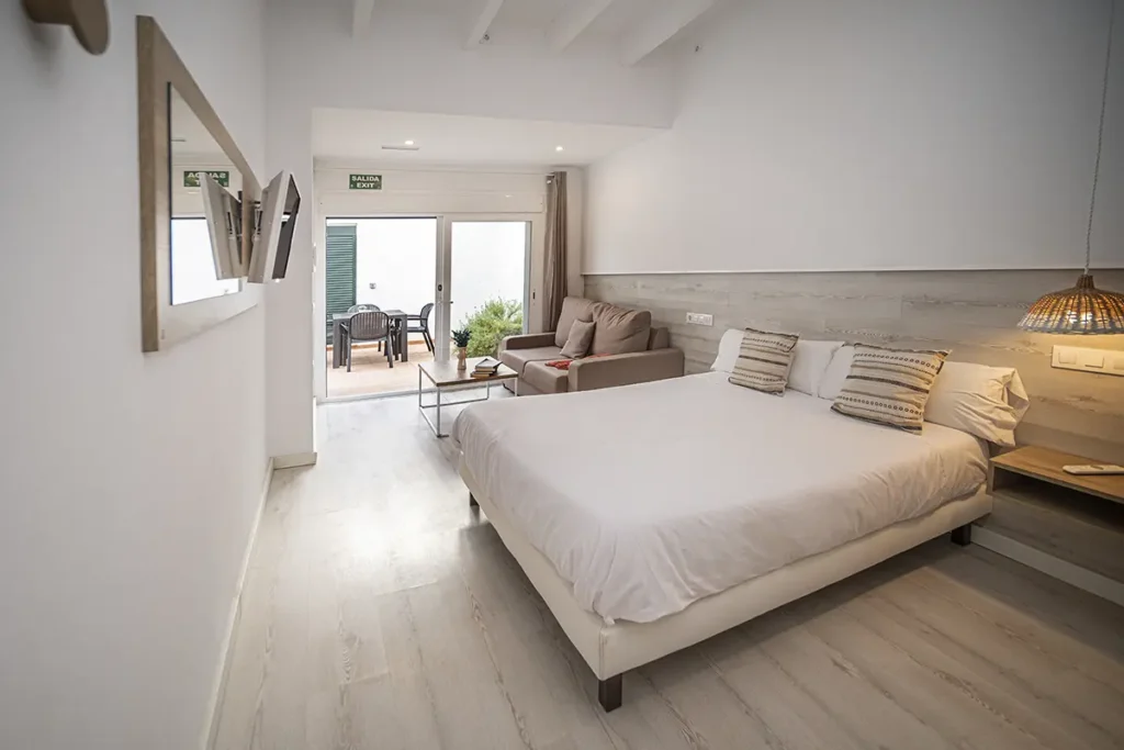 xubec hostel menorca