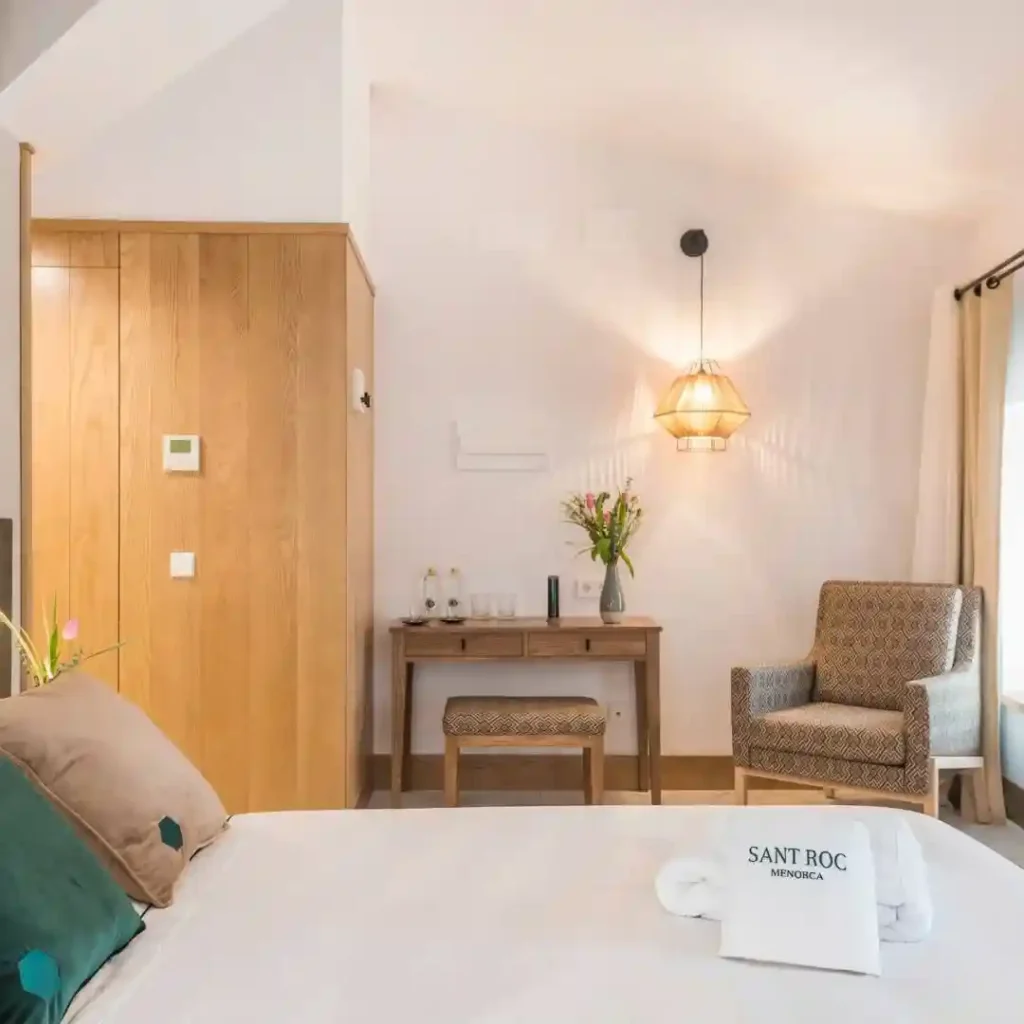 hotel boutique sant roc Mahon