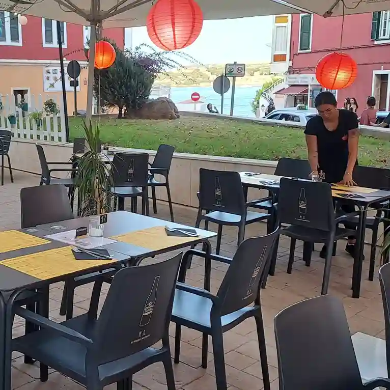 pizzeria rojo pomodoro menorca