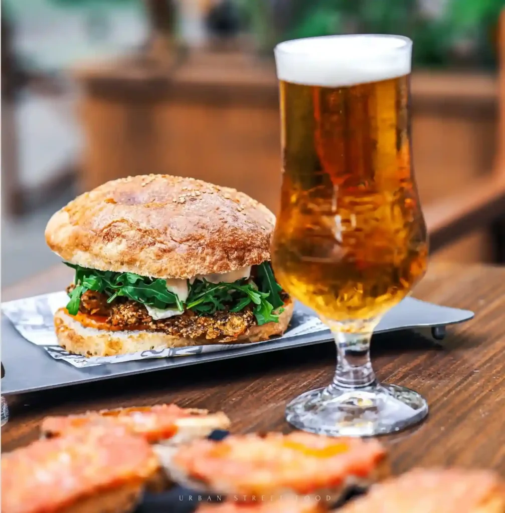 restaurant urban steet food es mercadal