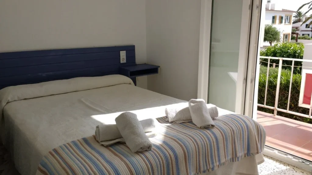 hostal paris ciutadella