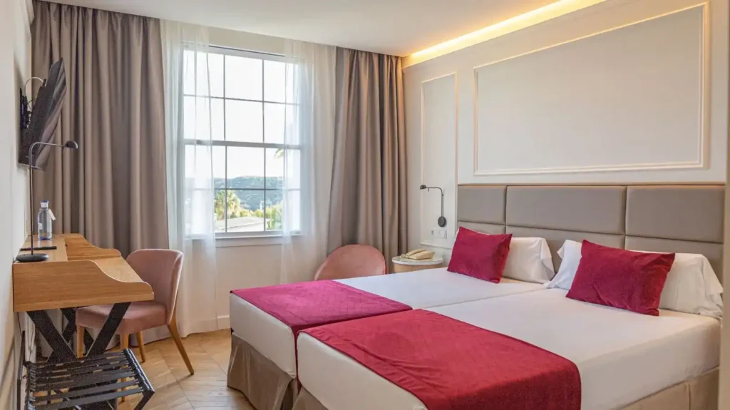 hotel port mahon menorca