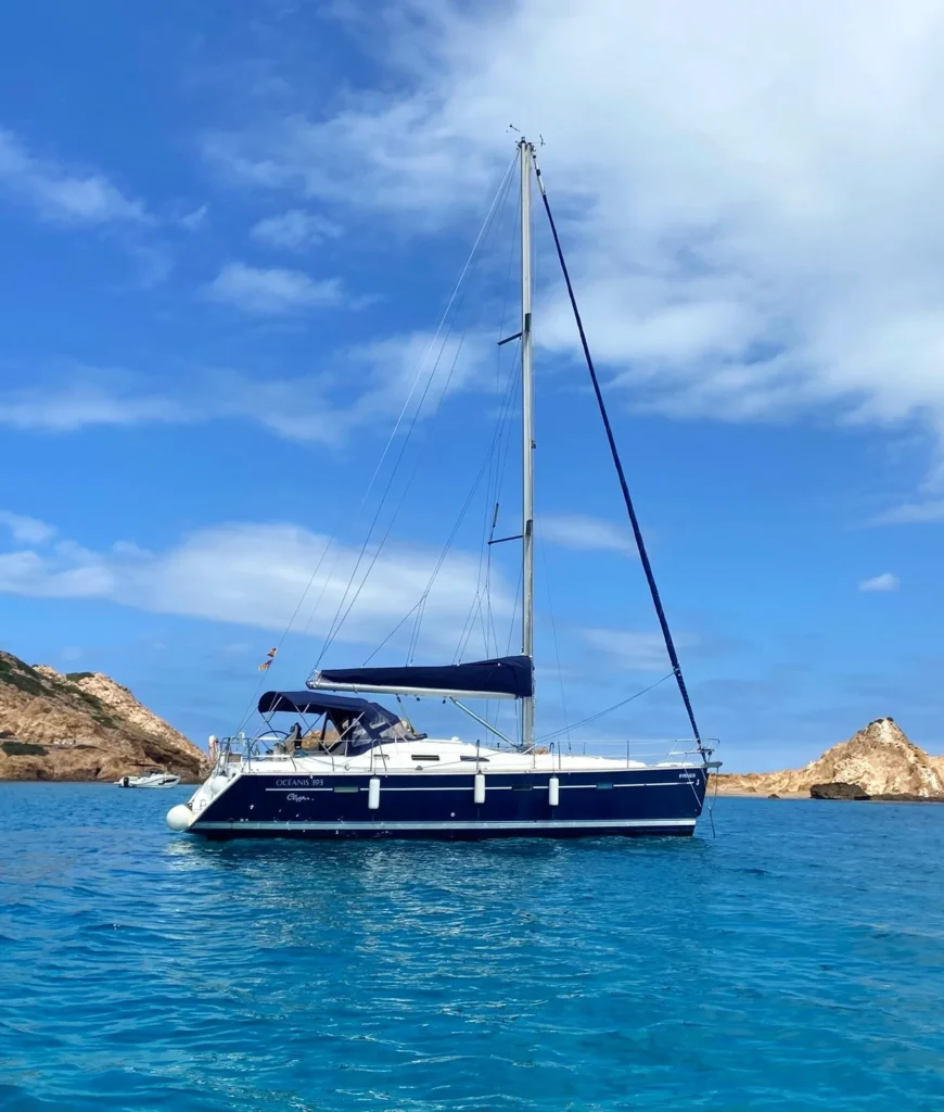 charter en menorca sailboat